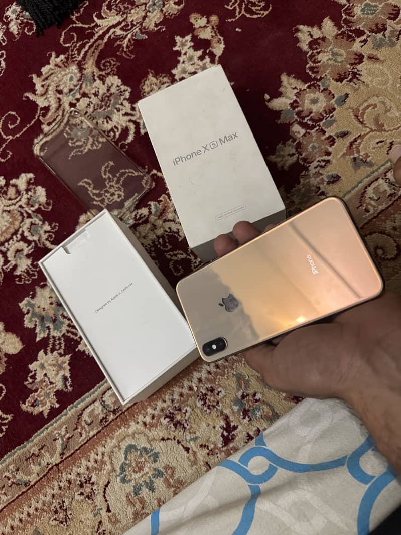 Apple iPhone XS Max 2
