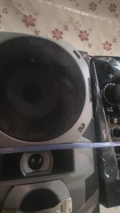 amplifire with speakers