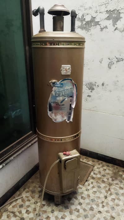 super deluxe 35 gallons geyser for sale 10/10 condition slightly used.