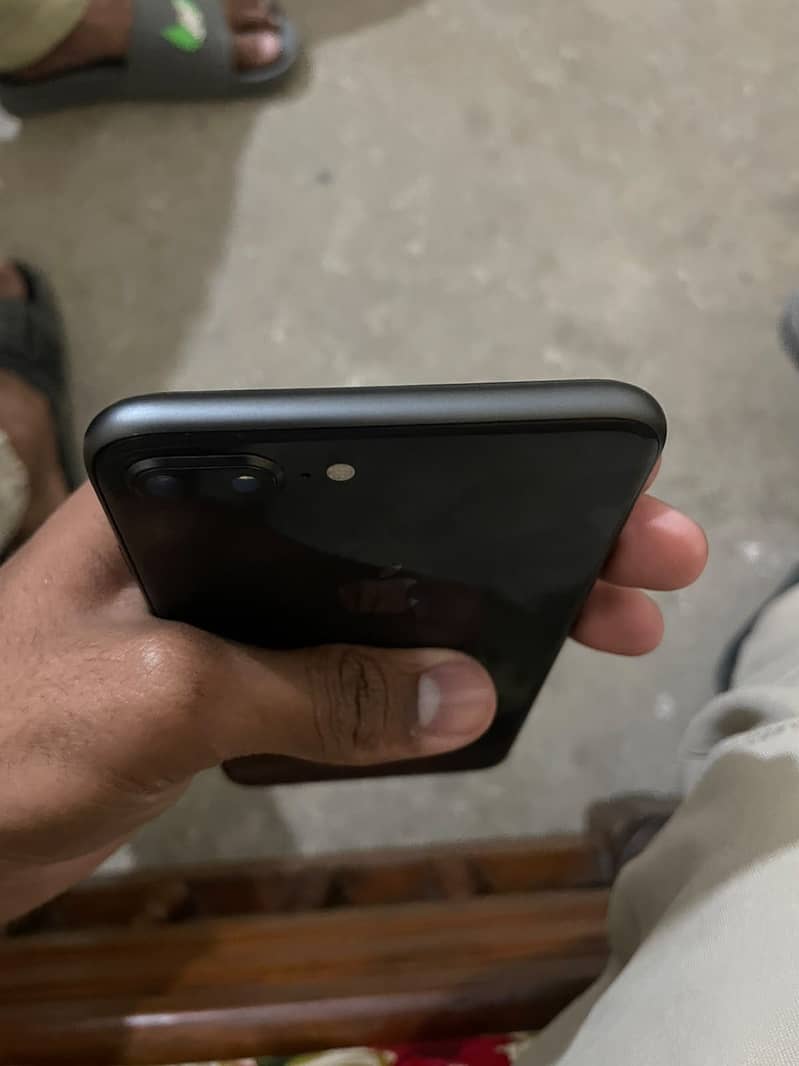 Apple iPhone 8 Plus 5
