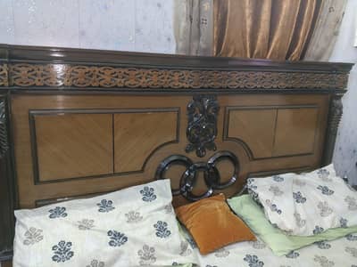 King bed with dressing & side tables
