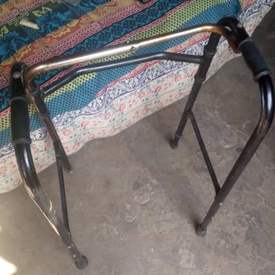 Walker for patient 4 legs