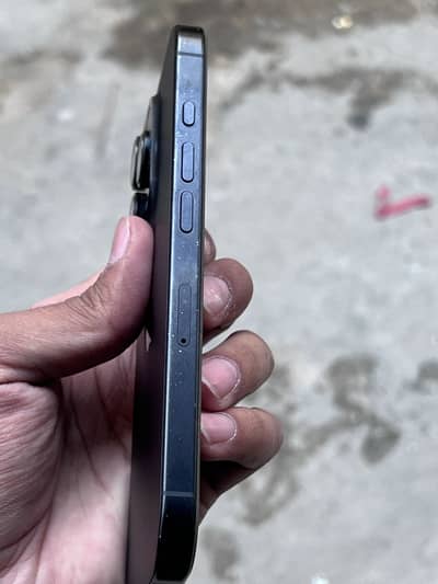 Apple iPhone 16 Pro