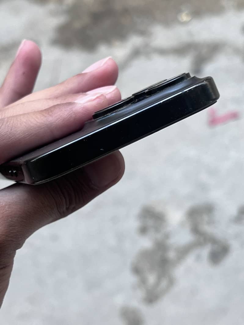 Apple iPhone 16 Pro 5