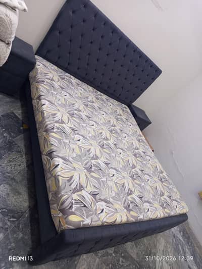 Posish bed / Double bed with 2 side tables