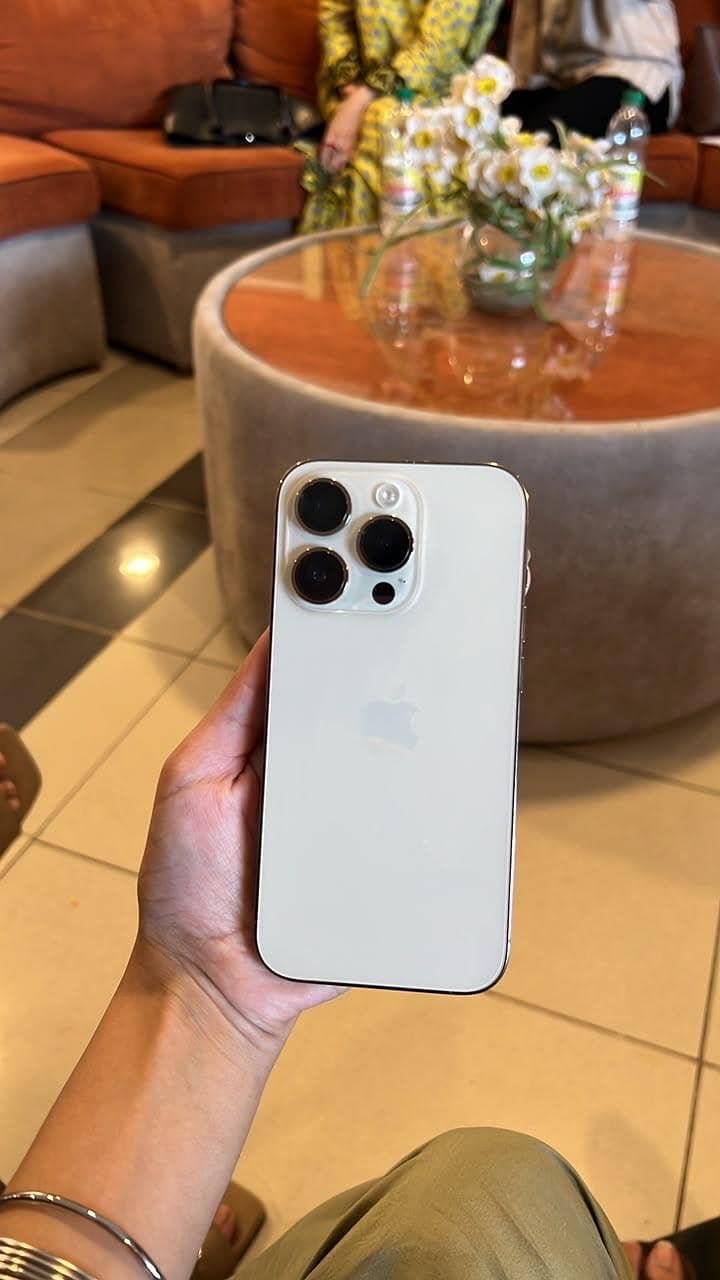 Apple iPhone 14 Pro 2