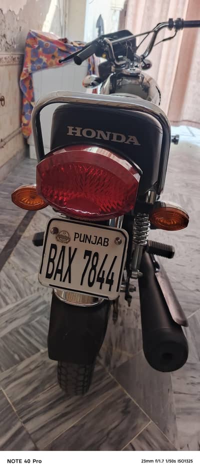 2024 k December me niklawaya hoa hai modal 2025 hai look fresh hai