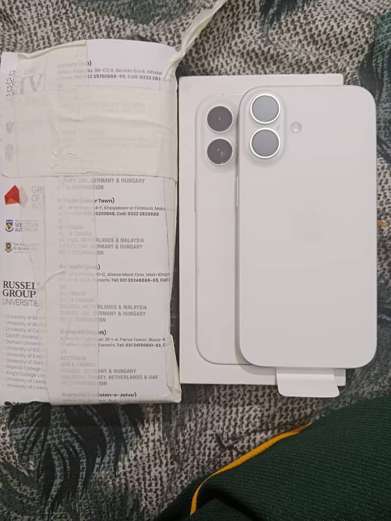 Apple iPhone 16 1