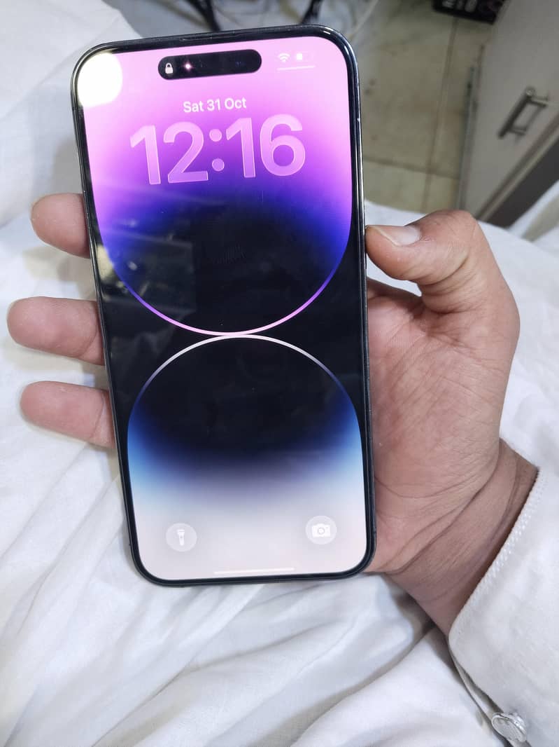 Apple iPhone 14 Pro Max 1