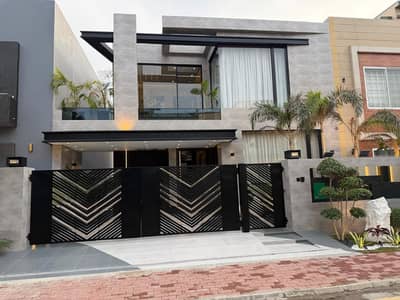 10 MARLA ULTRA DESIGNER HOUSE FOR SALE IN GHAZNVI BLOCK BAHRIA TOWN LAHORE