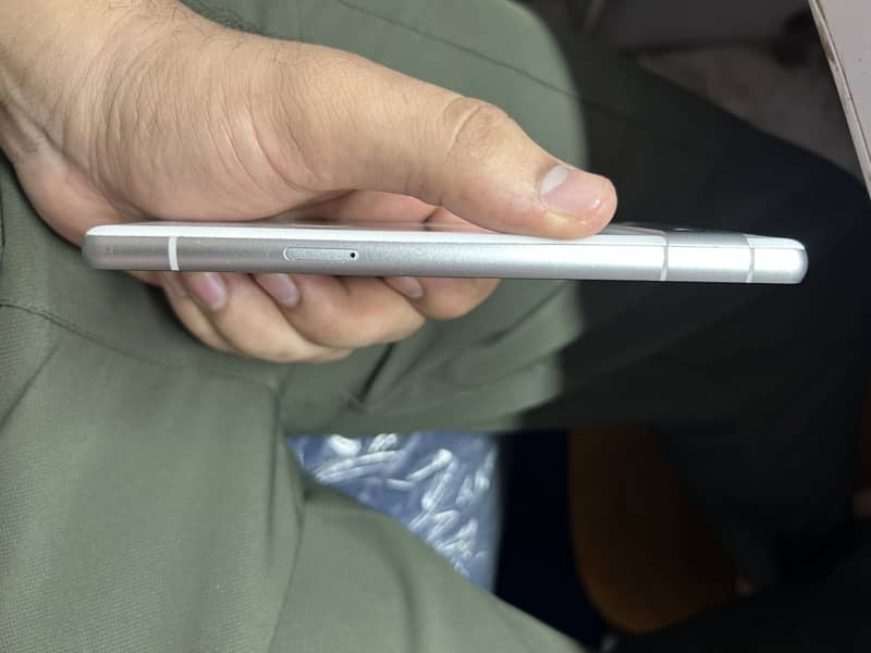 Google Pixel 7a 1