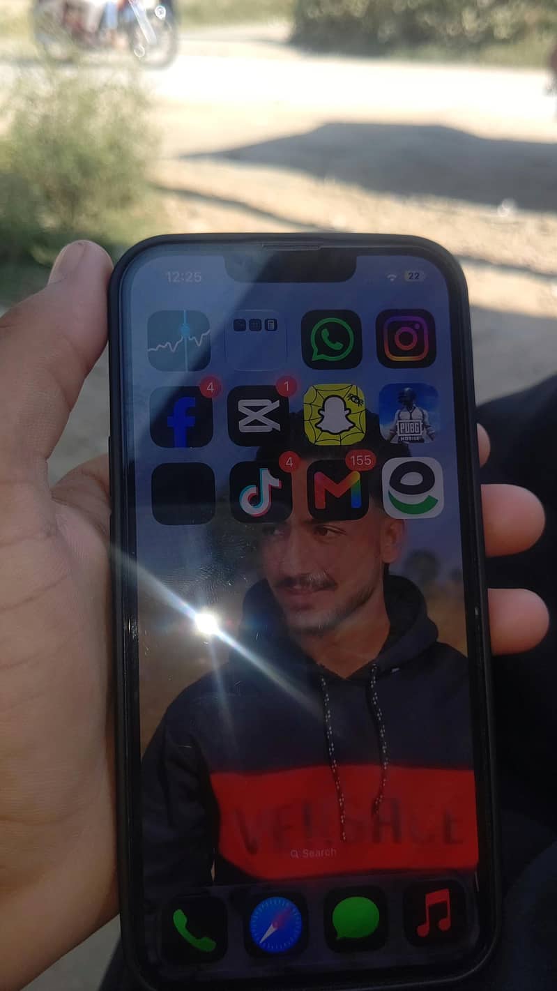 Apple iPhone 13 0