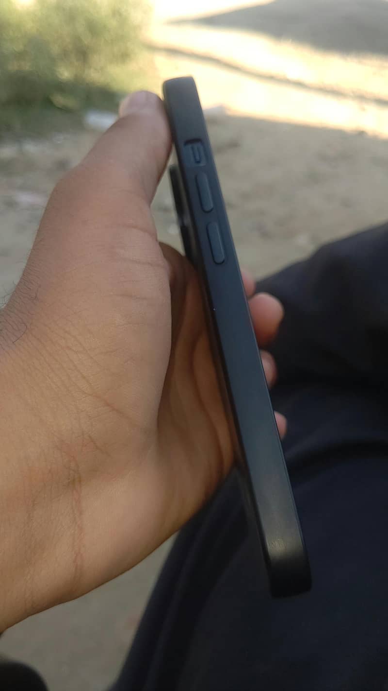 Apple iPhone 13 1