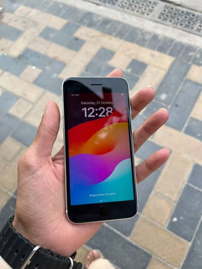 Apple iPhone SE