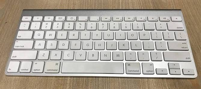 Apple Magic Keyboard 1