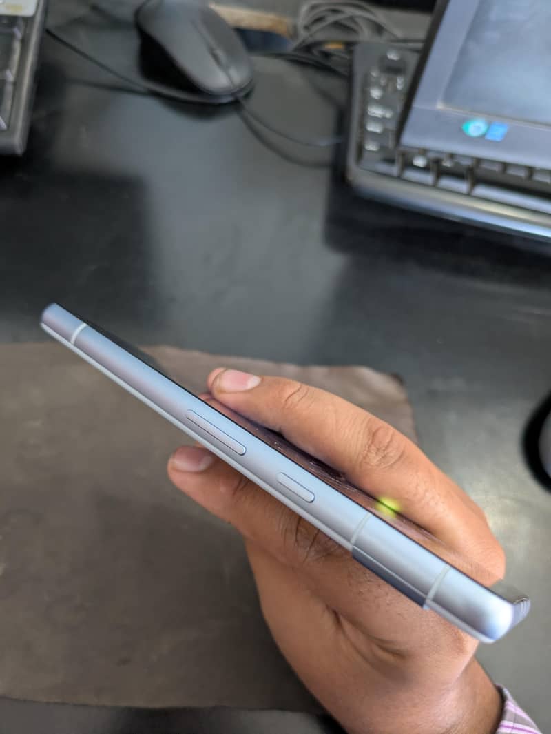 Google Pixel 7a 1
