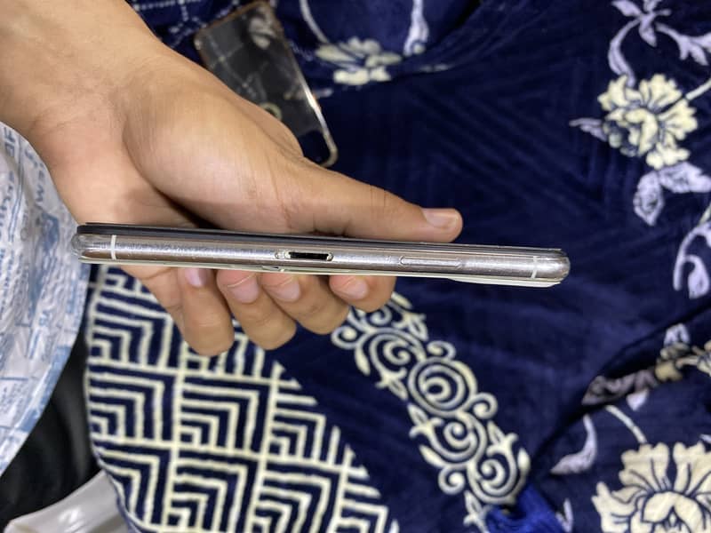 Apple iPhone 11 Pro 3