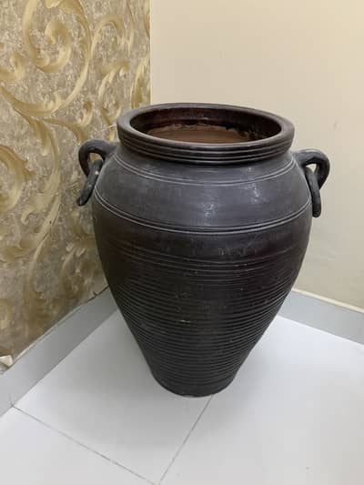 Brown color vase
