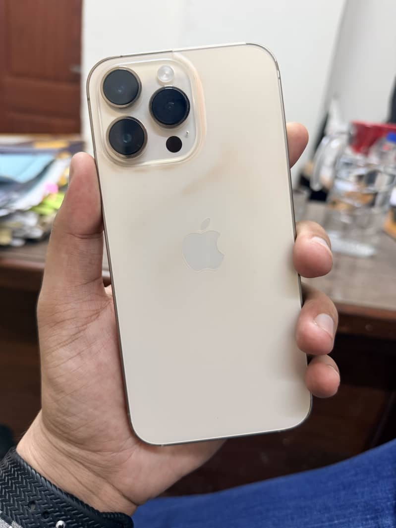 Apple iPhone 14 Pro Max 0
