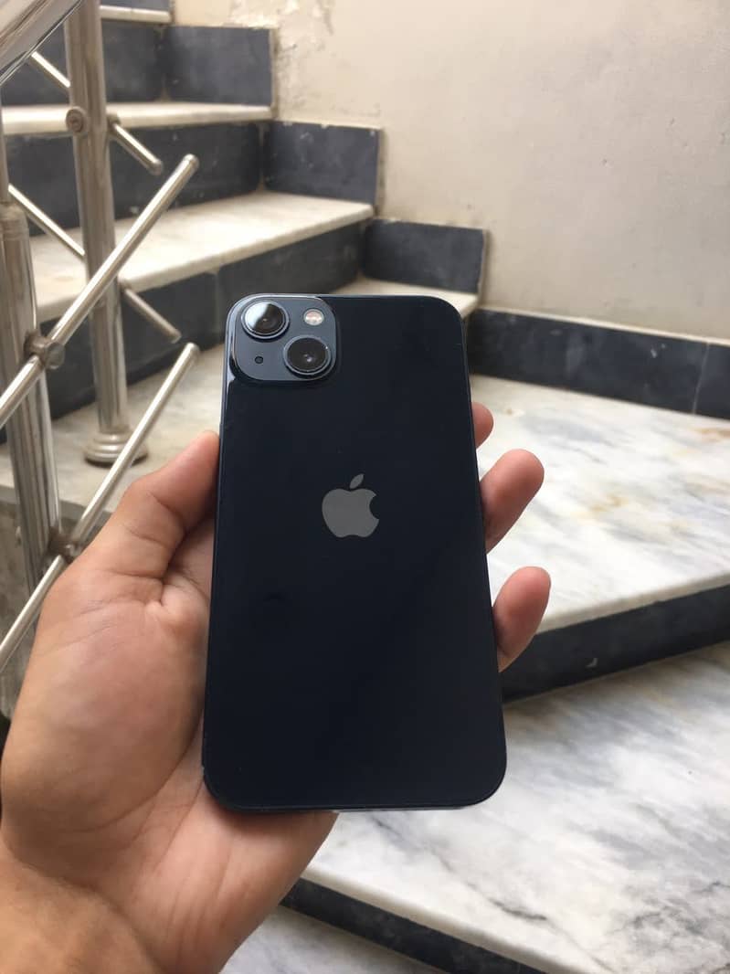 Apple iPhone 13 0