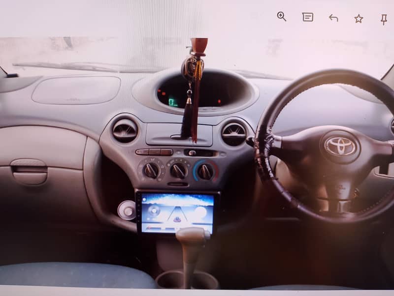Toyota Vitz 2001 1