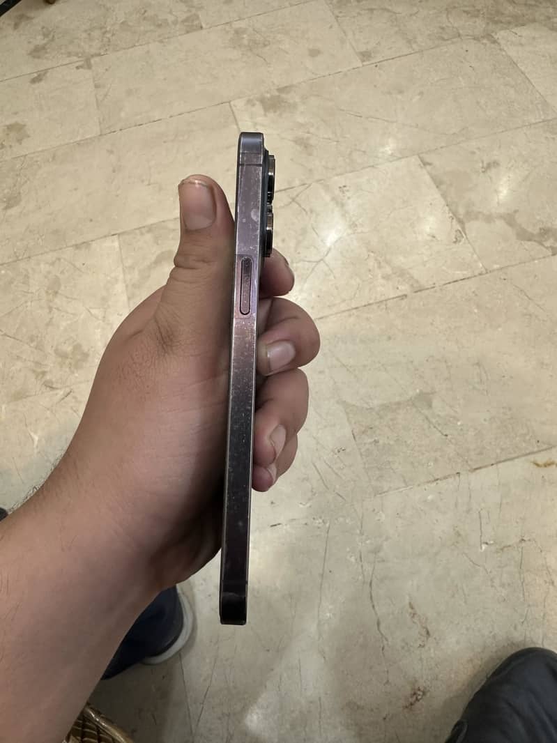 Apple iPhone 14 Pro Max 1