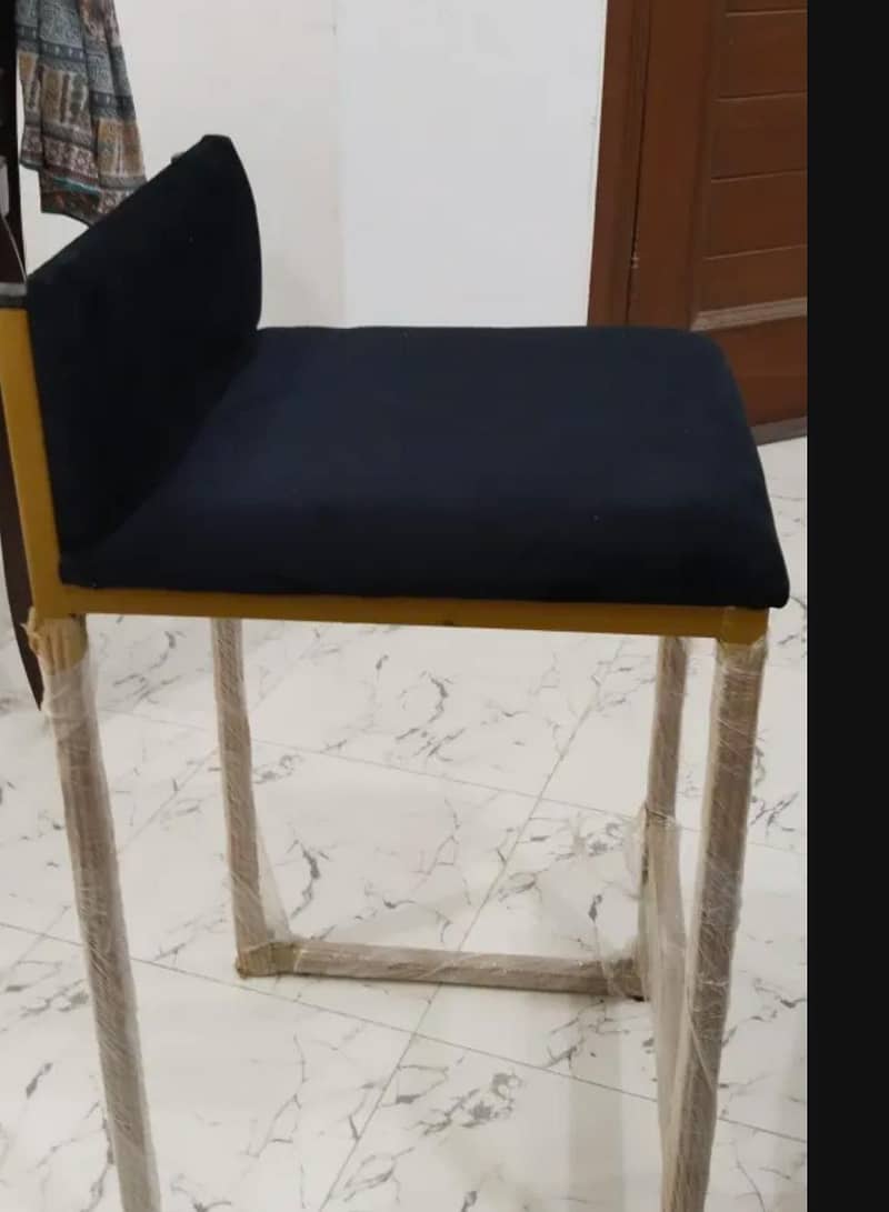 Modern Style Dinning Chairs 1