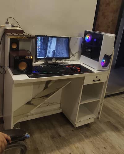 Gaming PC Core i5 7th Gen with Complete Accessories