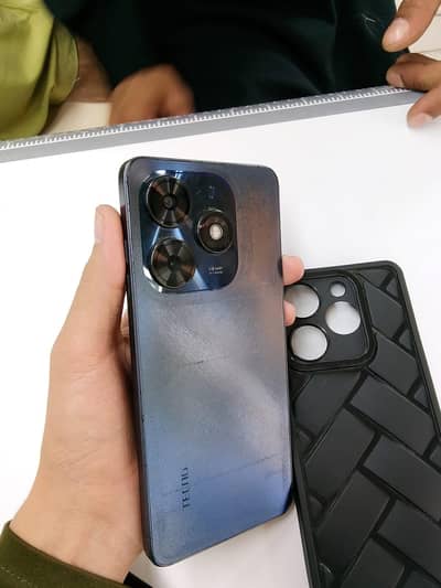 Tecno go 2024 ::4+4 64 seld h