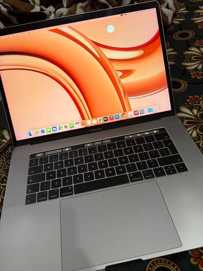 Macbook Pro 2017  Touchbar   16/512 GB