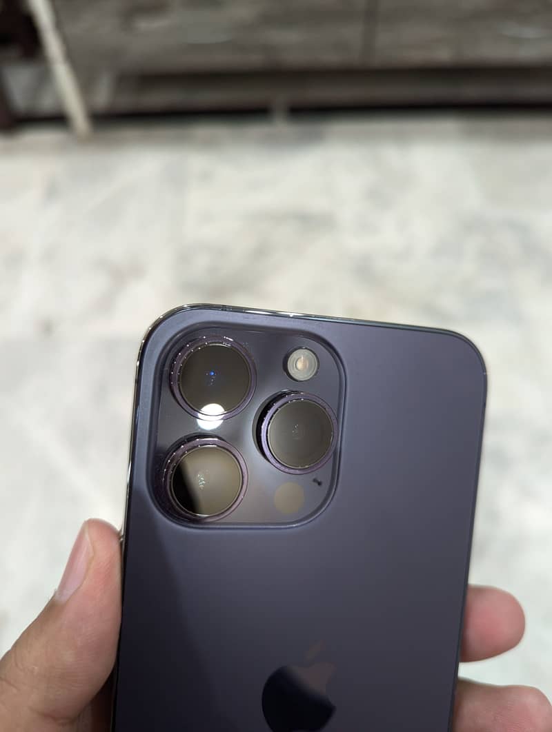 Apple iPhone 14 Pro Max 1