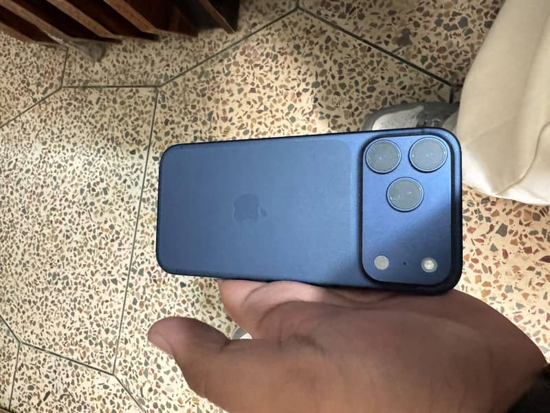 Apple iPhone 17 Pro Max 0