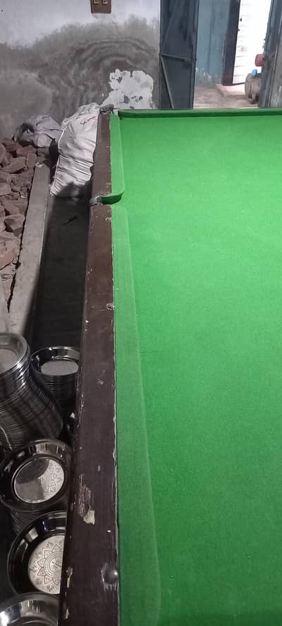 Snooker Table 5x10 Feet for Sale with 6 Red Balls & Other Accessories