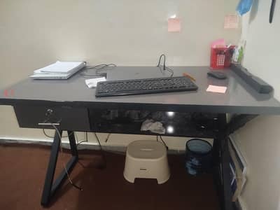 metal frame table(study/work)