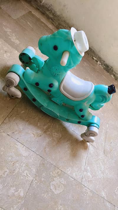 plastic horse . . . 8/10 condition