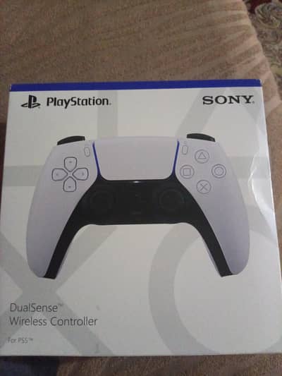 playstation 5 controller white edition original with box and cable.