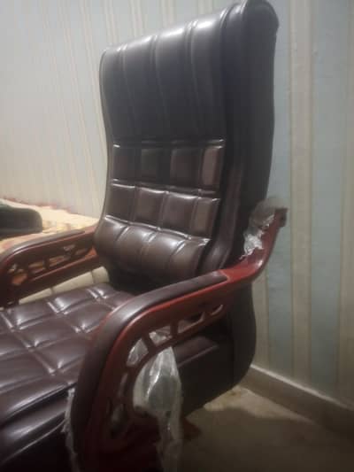 2 cgair hen brand new chair hy