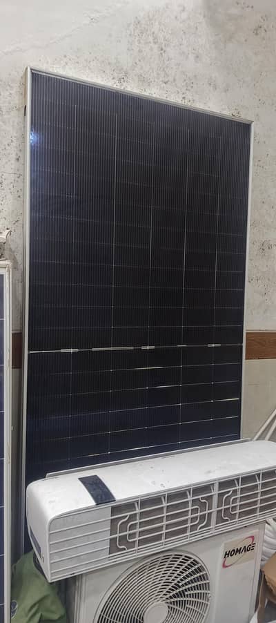 2 panels jinko-N-type biffical double glass 585 watt A grade