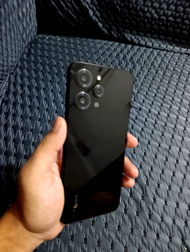 Xiaomi Redmi 12 1