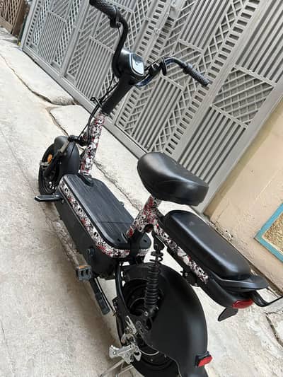 electric Scooty bilkul ok =03064020409= WhatsApp per message kar le