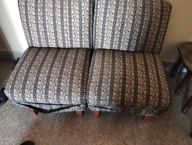 2 single seater sofas 0