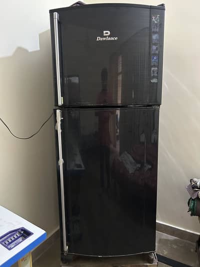Dawlance fridge/ refrigerator/ medium size
