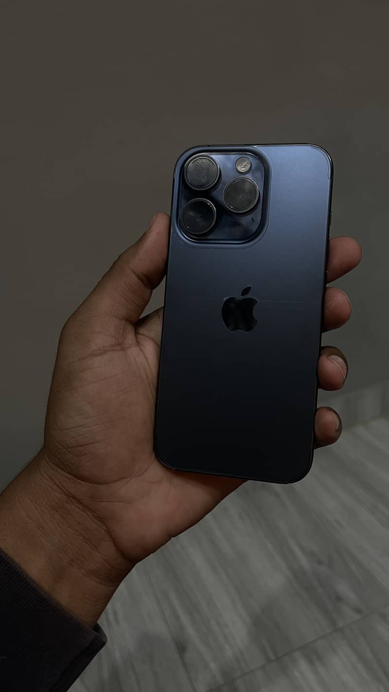 Apple iPhone 15 Pro 0