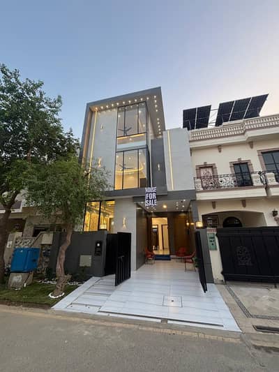 5 Marla Brand New Luxury House for Sale in Lake City, Lahore