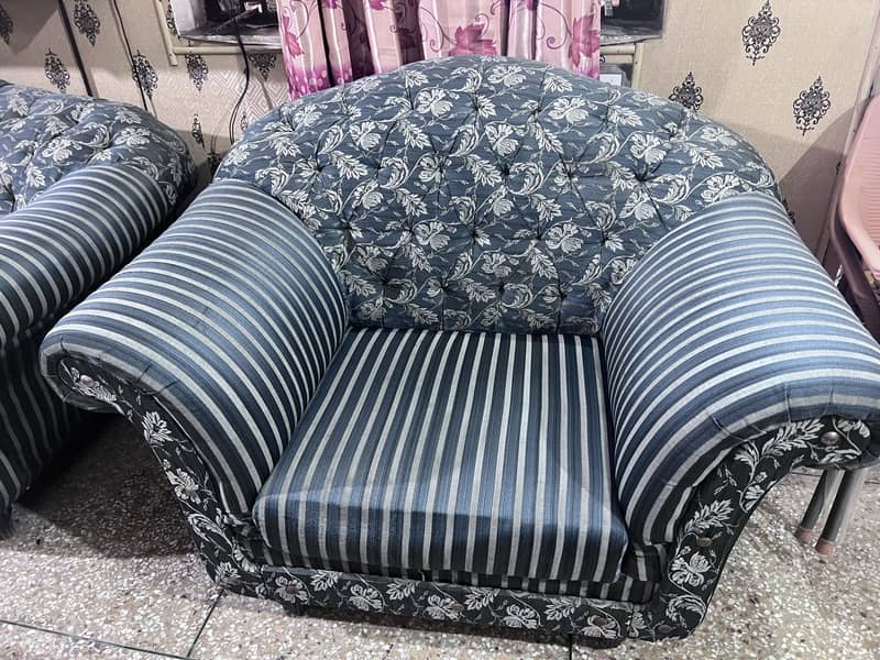 Good Condition Used Sofa Set 4