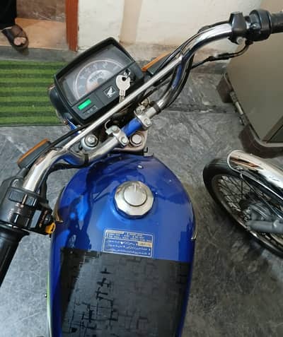 Honda CD 70 2025