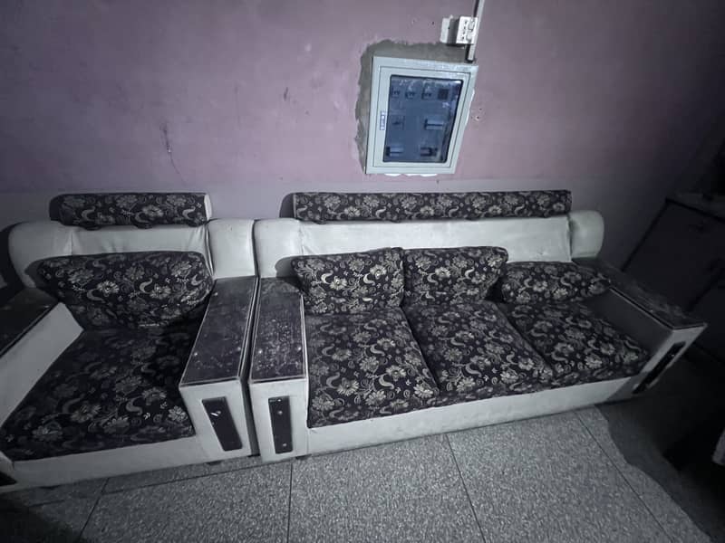 Used & thora sa rough condition 0