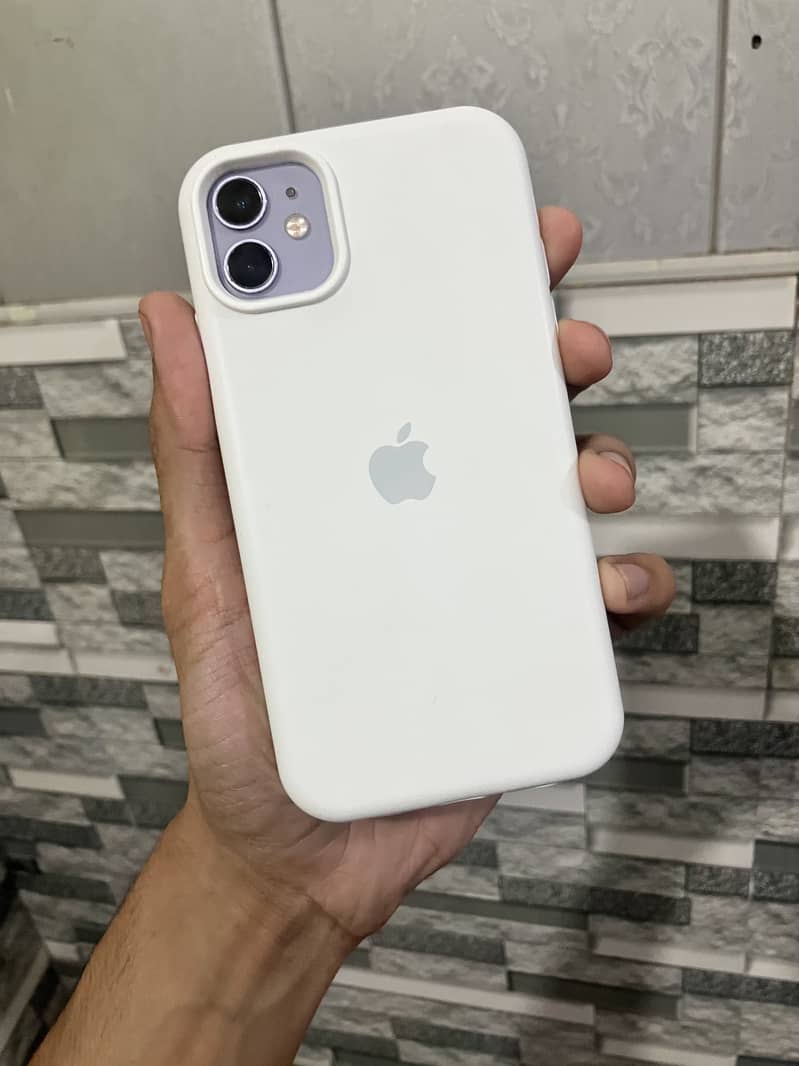 Apple iPhone 11 0