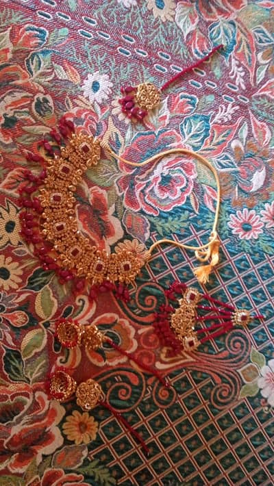 bridal dress for sale with jewelry one time use only
