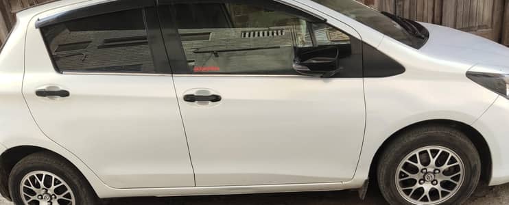 vitzi 2014 available for rent with driver